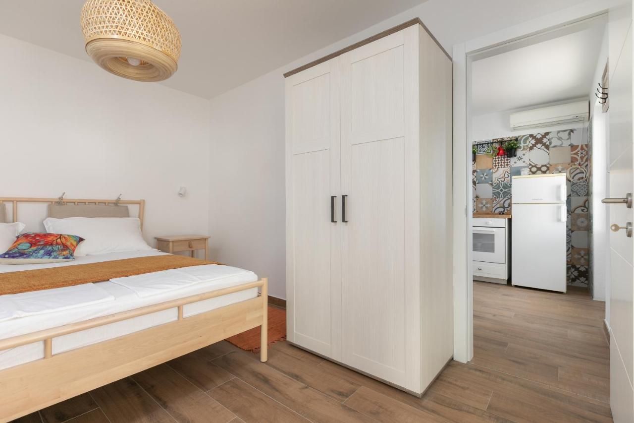 Ferienwohnung La Casa Di Nonno Milna  Exterior foto