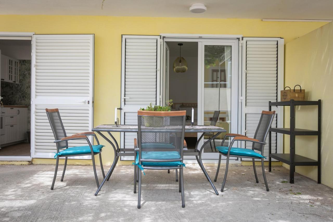 Ferienwohnung La Casa Di Nonno Milna  Exterior foto